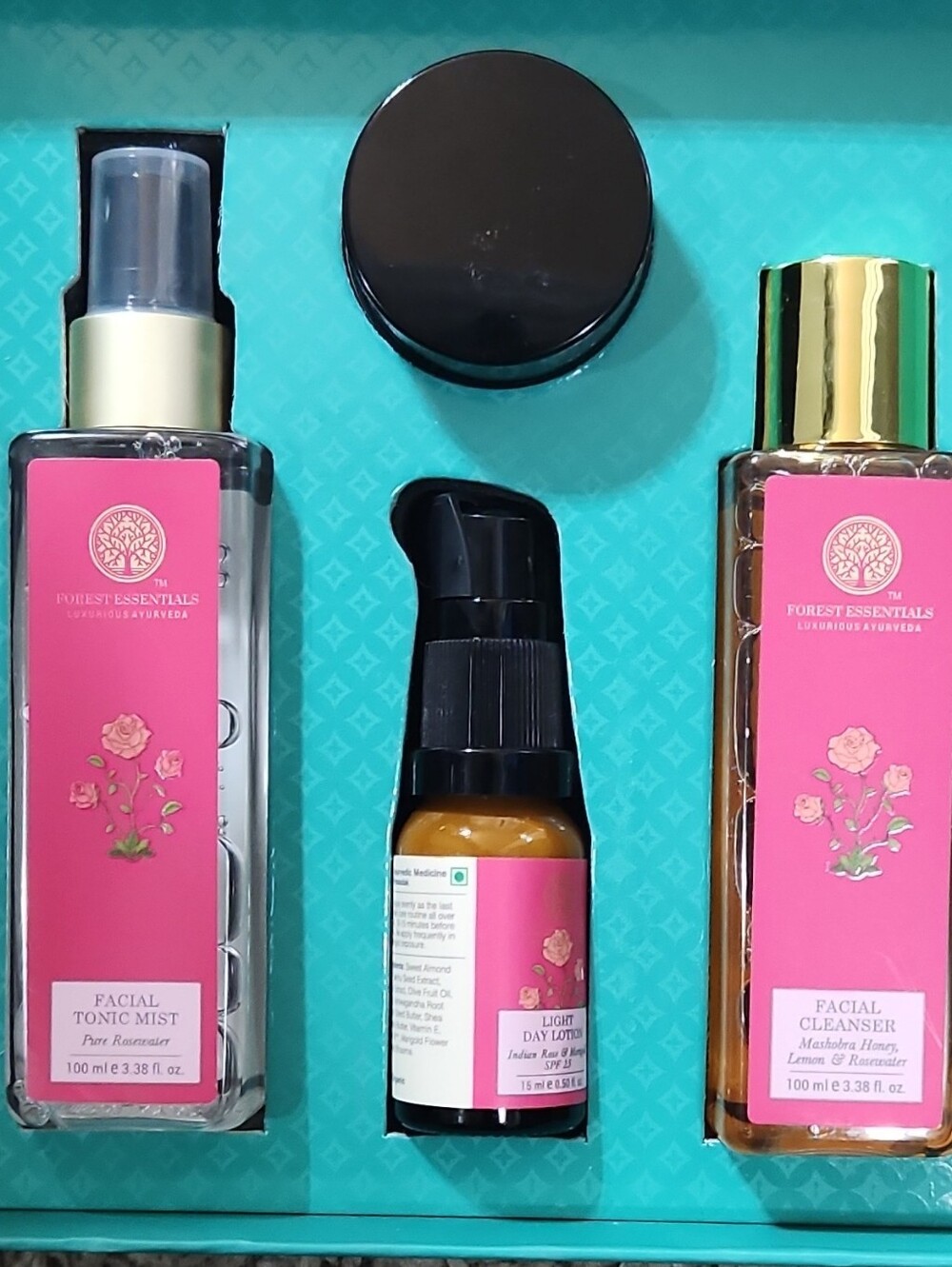 Forest Essentials, Facial Toning Mist, Hydrate & Glow